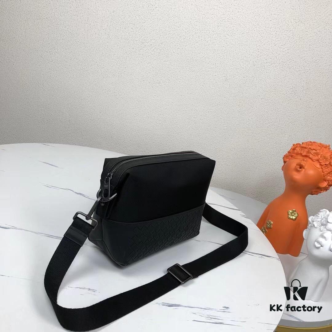 BV Latest Men's Shoulder Bag, Top-Quality Original Order, Official Website Synchronized, Premium Waxed Calfskin, Exquisite Craftsmanship, Black, 25x15x10cm