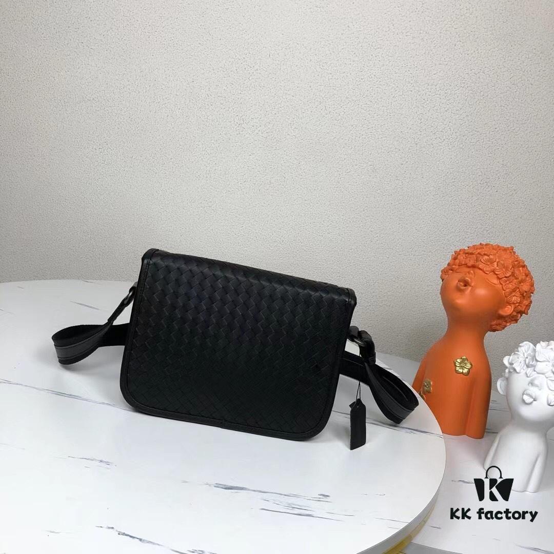 BV Braided Messenger Bag 🌿 New Arrival Bestseller