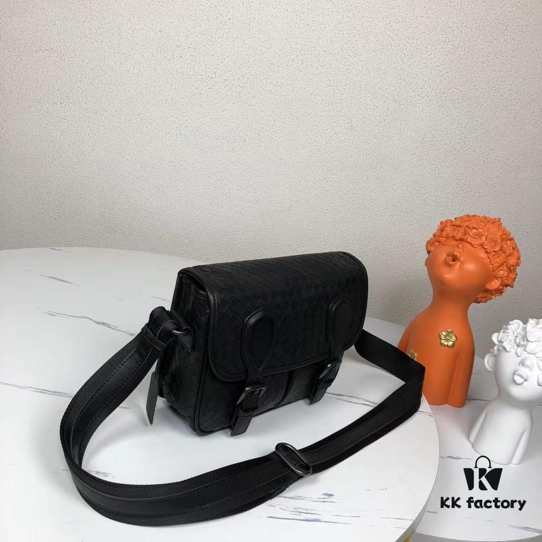 BV Braided Messenger Bag 🌿 New Arrival Bestseller