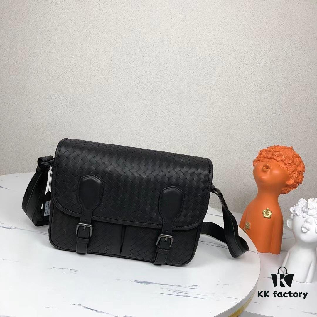 BV Woven Messenger Bag 🌿 New Hot Item