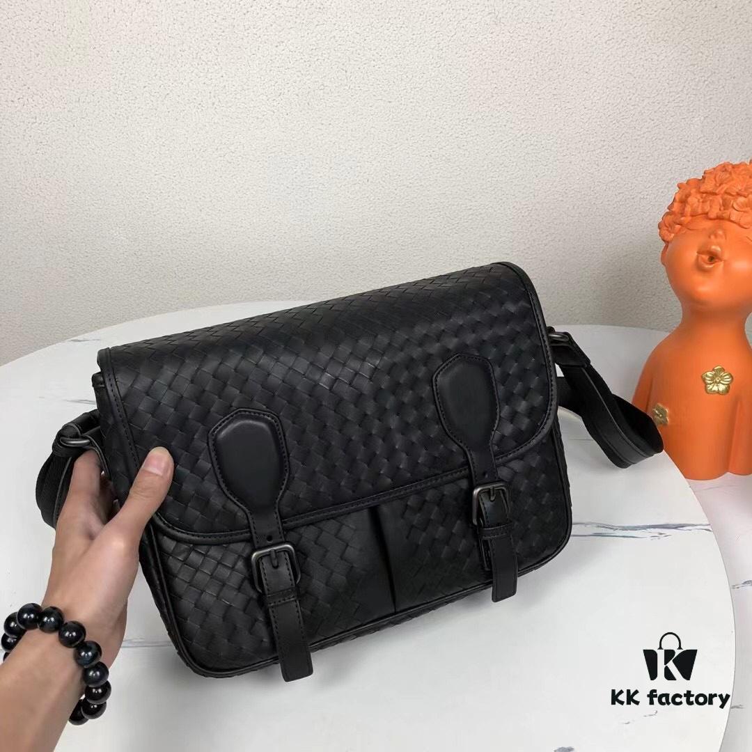 BV Woven Messenger Bag 🌿 New Hot Item