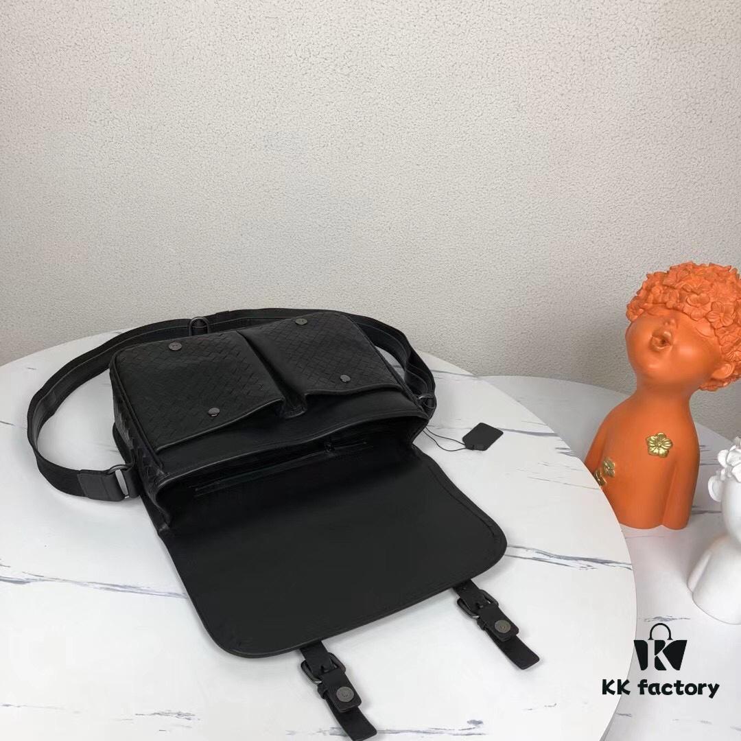 BV Woven Messenger Bag 🌿 New Hot Item