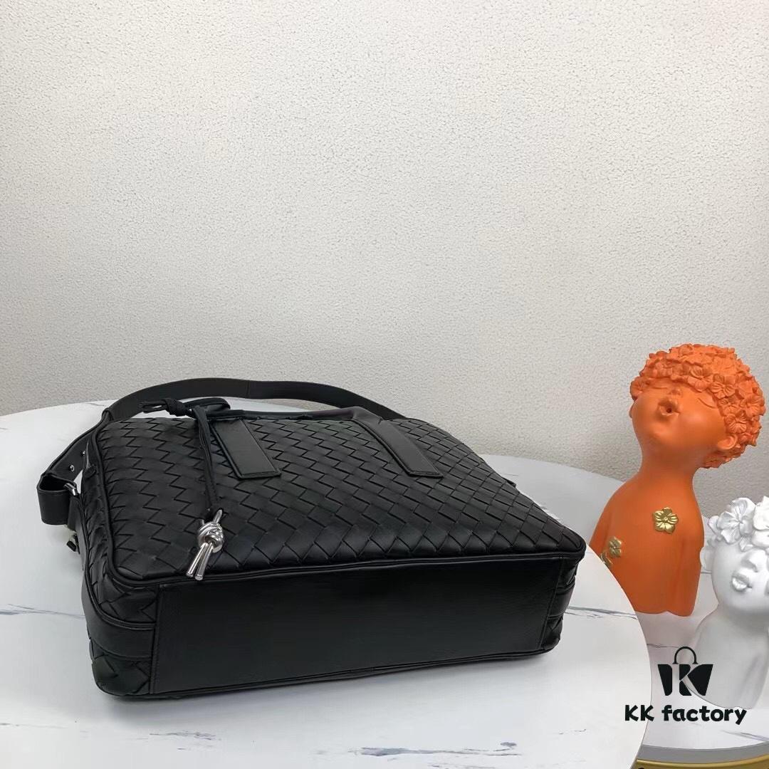 BV New Getaway Large Briefcase with Trolley Sleeve