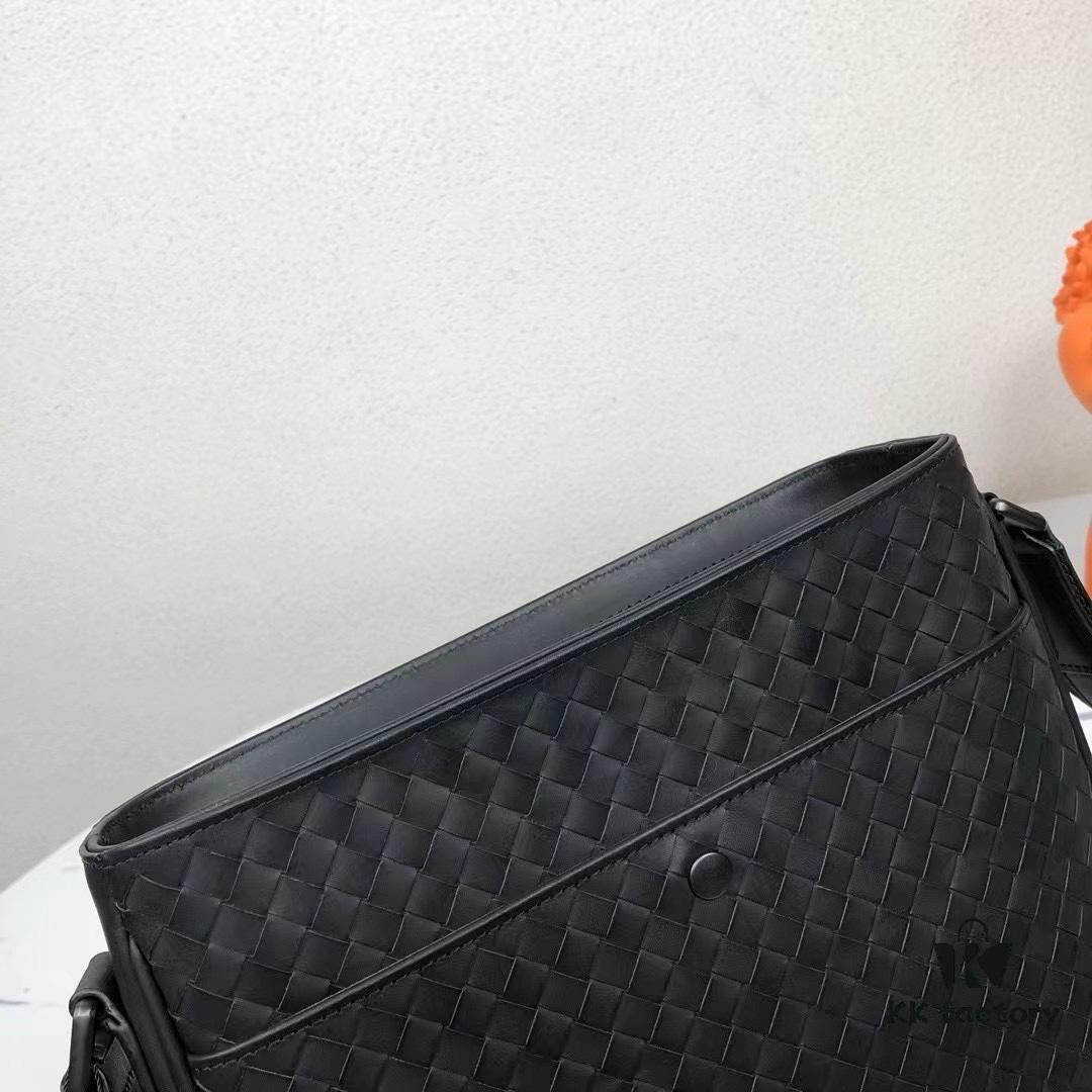 BV Latest Men's Shoulder Bag Top-Quality Original Order Product Website Synchronized Premium Top-Grade Waxed Calfskin Soft and Comfortable to Touch Original Store Hardware Unique Design Exquisite Craftsmanship Elegant and Sophisticated High-End and Refined