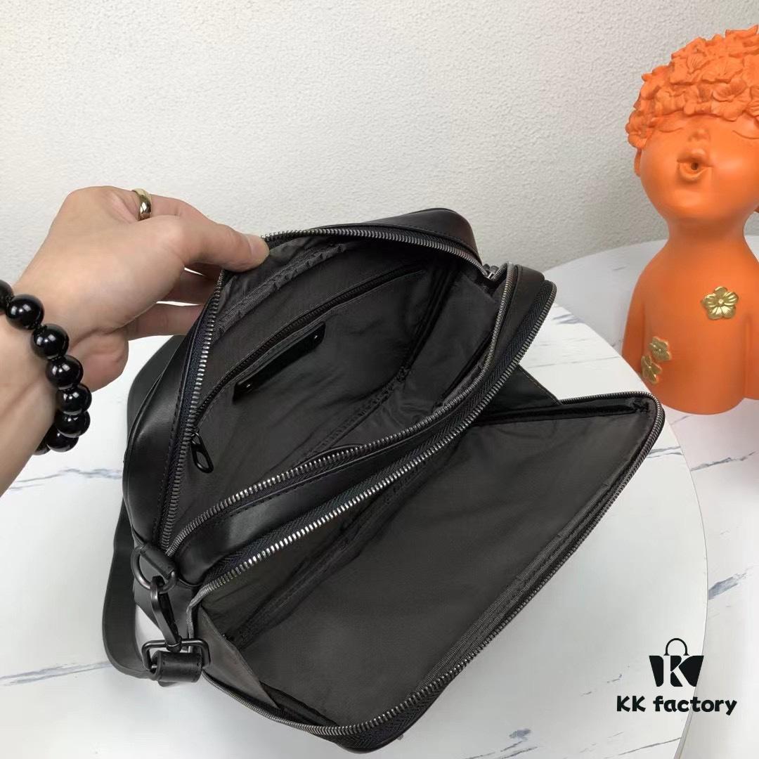 Bottega Veneta Original Men's Crossbody/Shoulder Bag in Black - Premium Imported Waxed Calfskin, Handwoven Craftsmanship