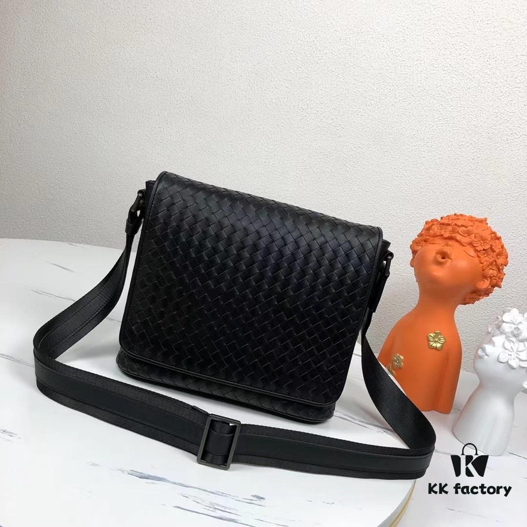 BV Woven Messenger Bag 🌿 New Arrival Bestseller