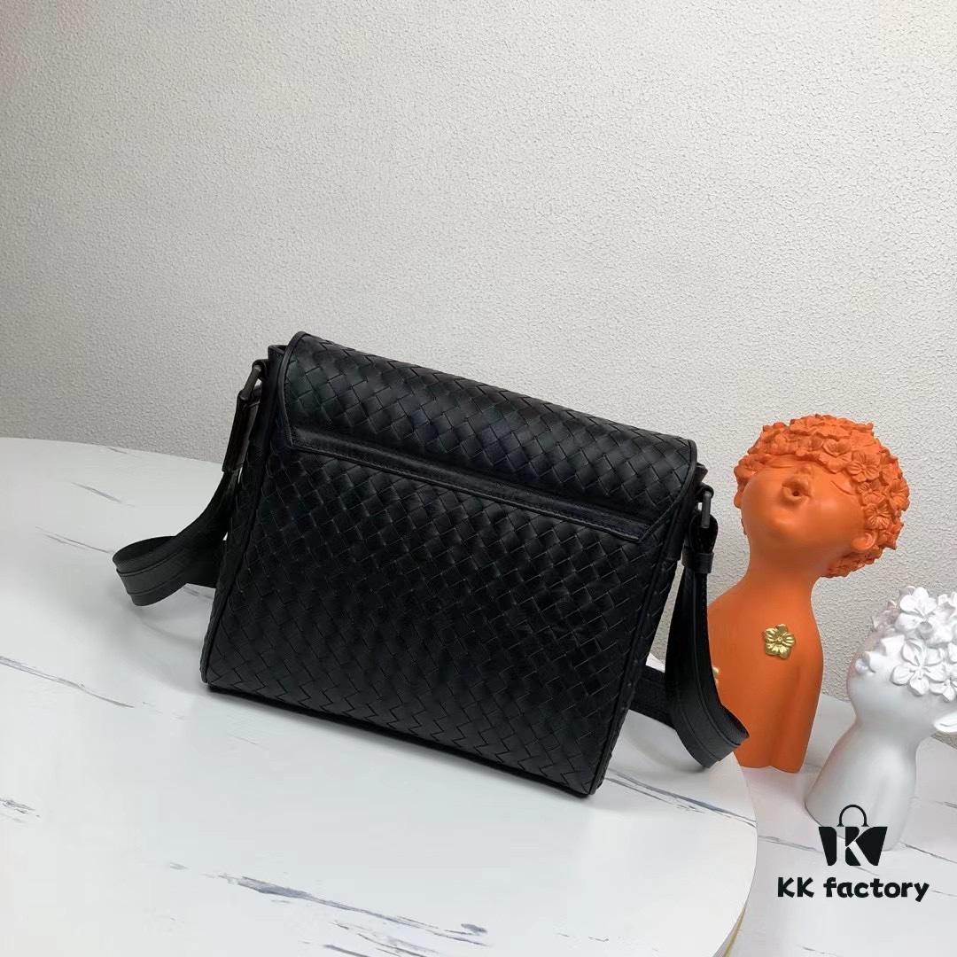 BV Woven Messenger Bag 🌿 New Arrival Bestseller