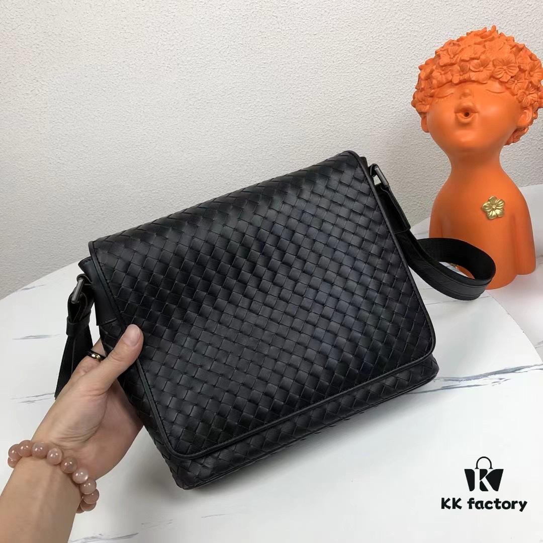 BV Woven Messenger Bag 🌿 New Arrival Bestseller