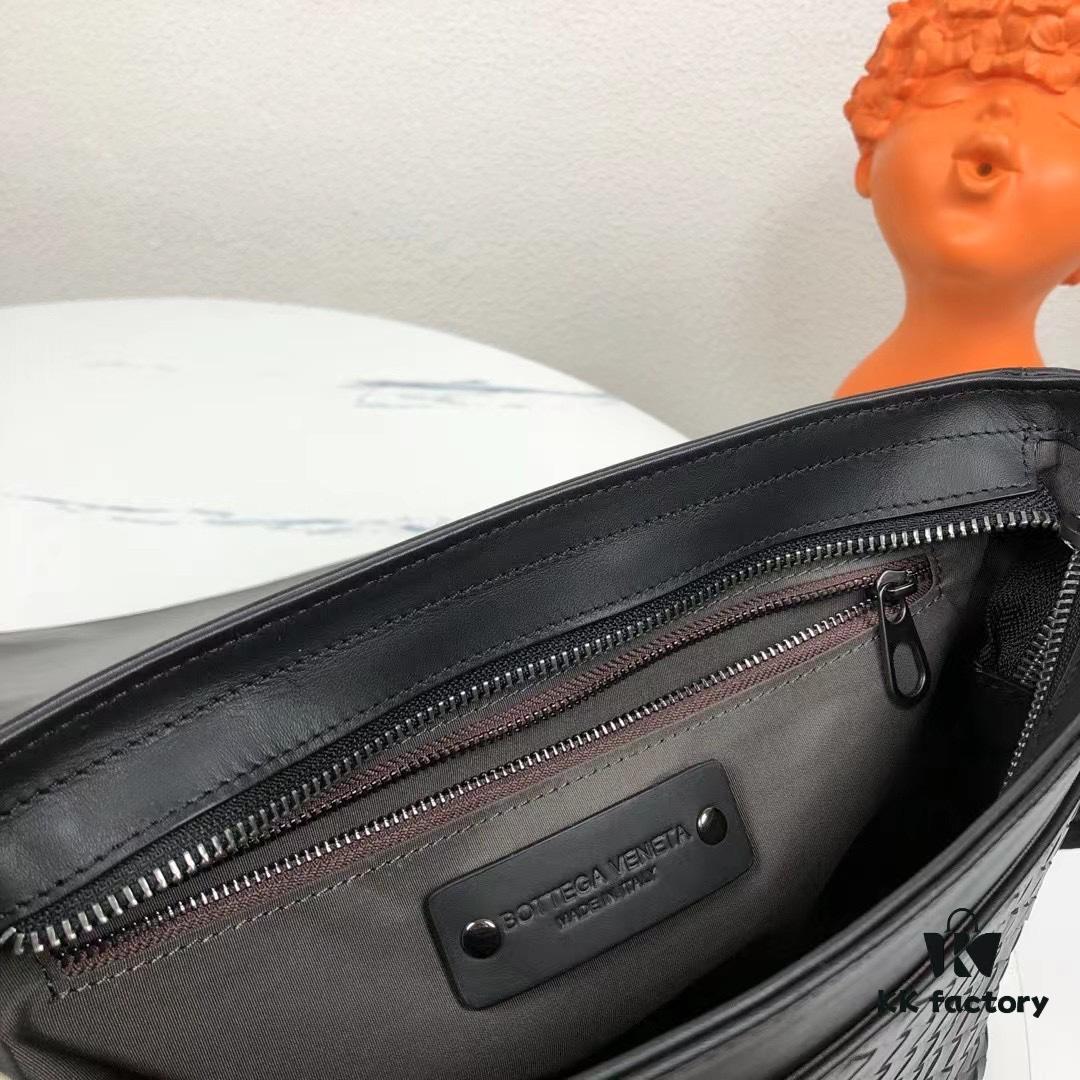 BV Woven Messenger Bag 🌿 New Arrival Bestseller