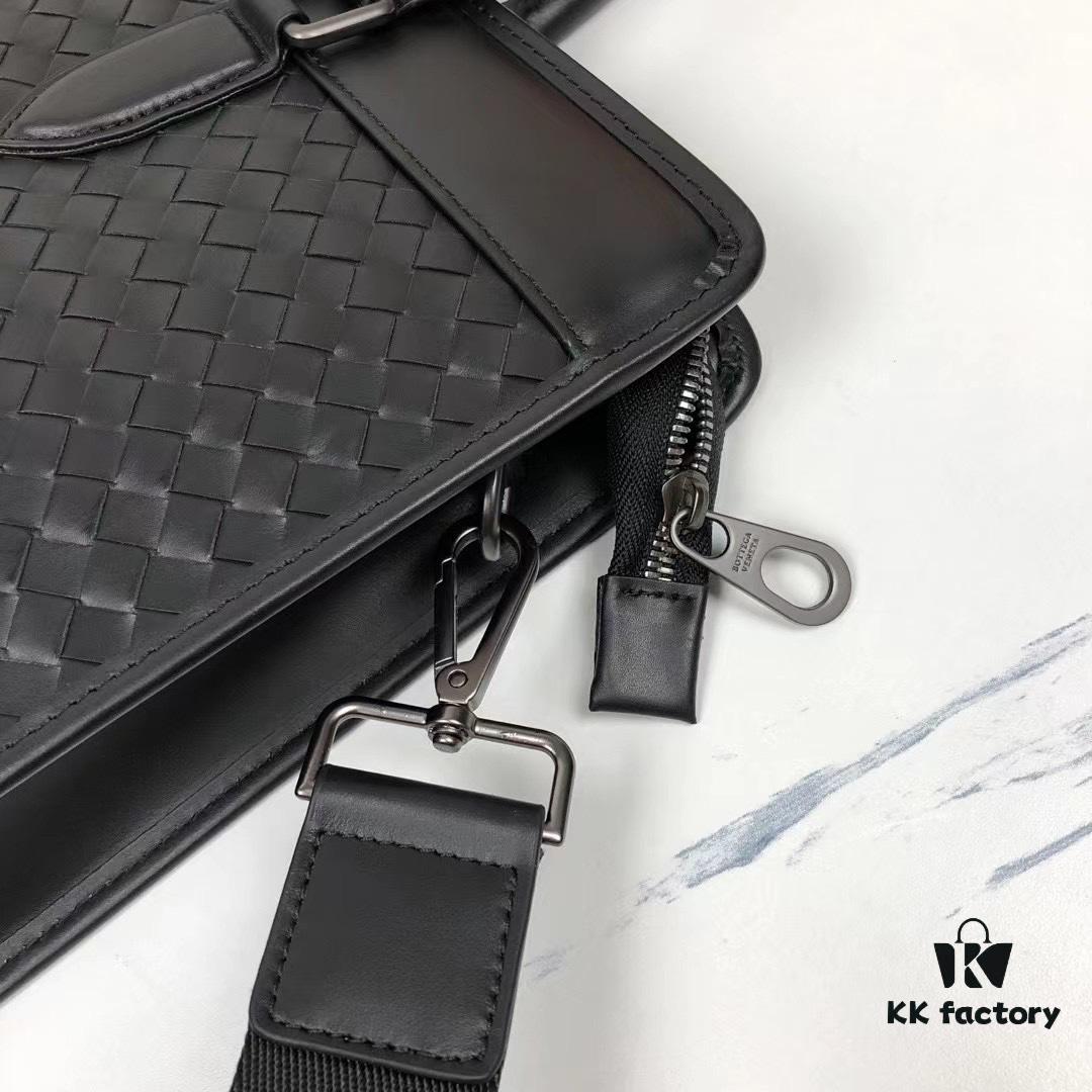 Bottega Veneta Original Men's Briefcase - Handwoven Italian Wax-Cowhide Leather