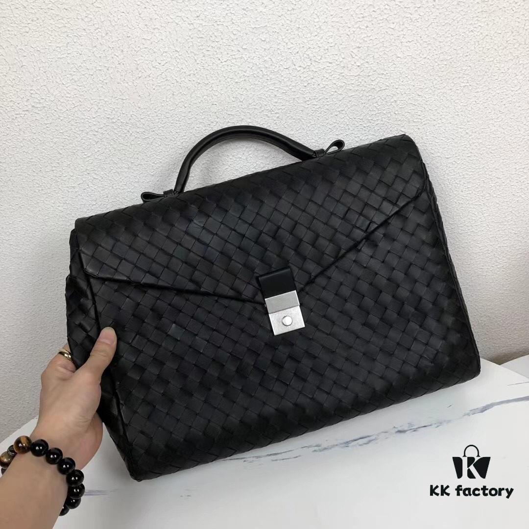 BV Large-Capacity Authentic Overseas Stock Top-Quality Cabinet-Synchronized Item, Premium Waxed Calfskin with Original Cabinet Hardware, Unique Design Exuding Perfection