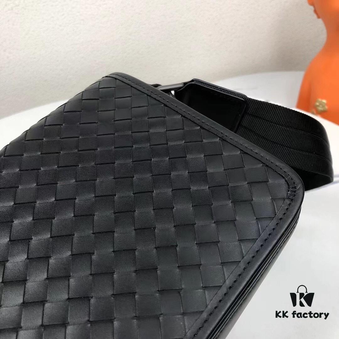 BV Woven Messenger Bag 🌿 Hot New Arrival