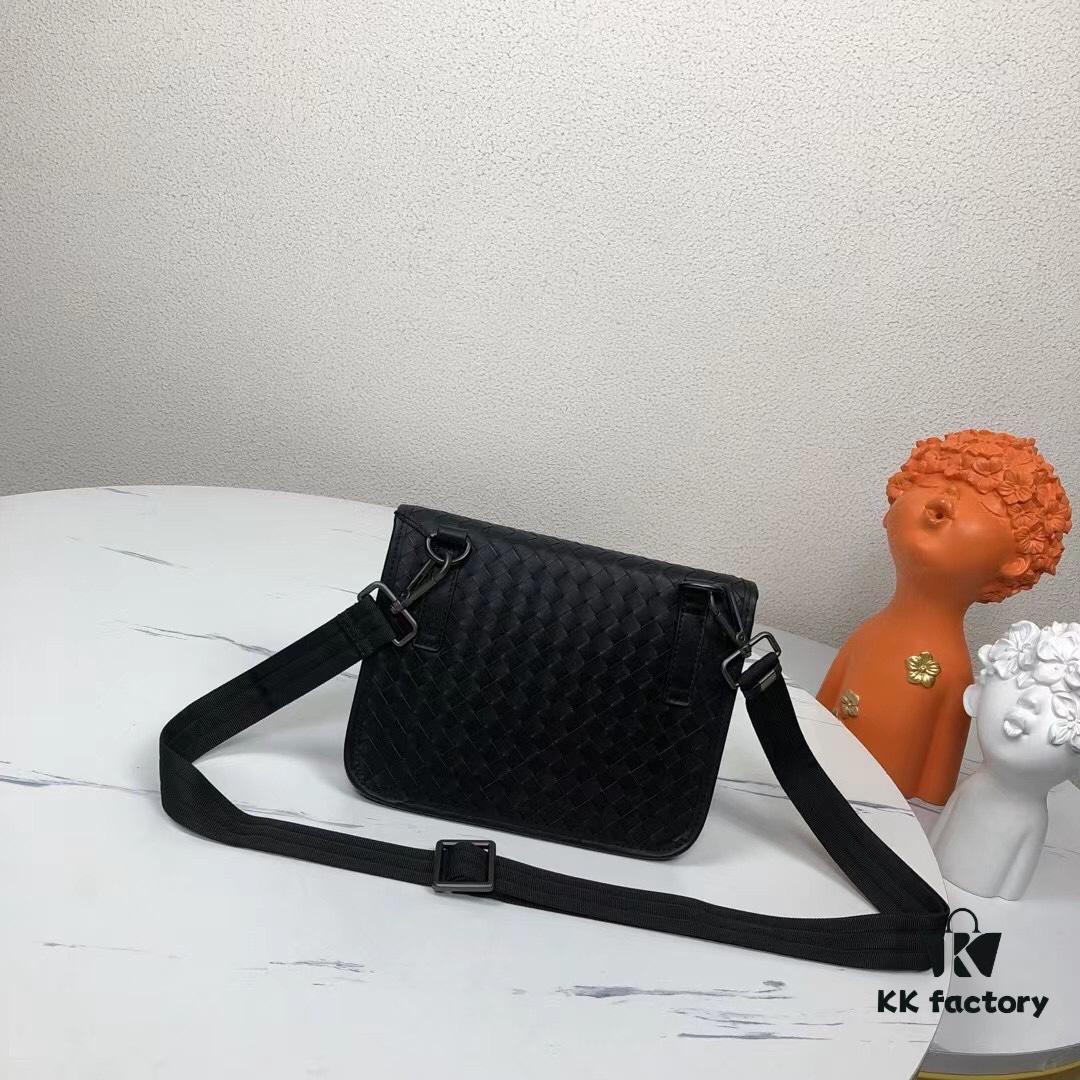 BV Top Official Website Bestseller Minimalist Stylish Men's Small Crossbody Bag / Phone Pouch New Arrival Original Production High-End Quality Fashionable and Casual European and American Designer Masterpiece Perfect Craftsmanship