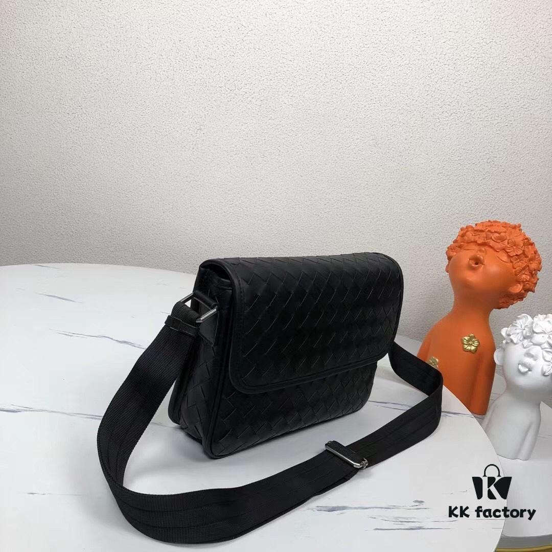 BV Woven Messenger Bag 🌿 New Hot Item