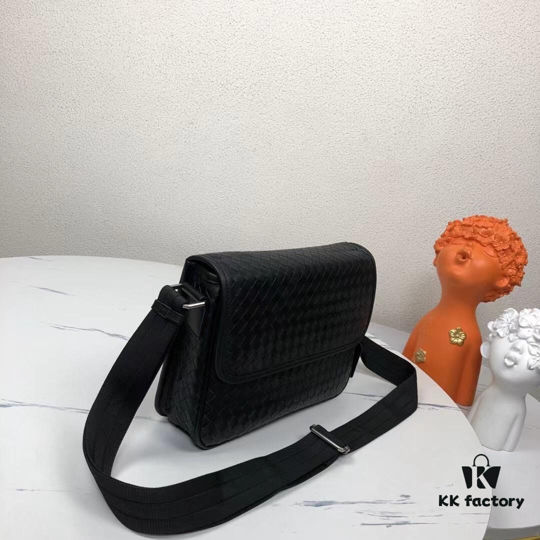 BV Woven Messenger Bag 🌿 New Arrival Bestseller