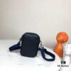 BV Top Official Website Bestseller Minimalist and Elegant Men's Small Crossbody Bag / Phone Pouch, Original Order Production, Fashionable and Casual, Exudes a Refined Look While Highlighting Practicality and Perfect Craftsmanship, Designed by European and American Masters, Premium Quality, Stylish and Novel