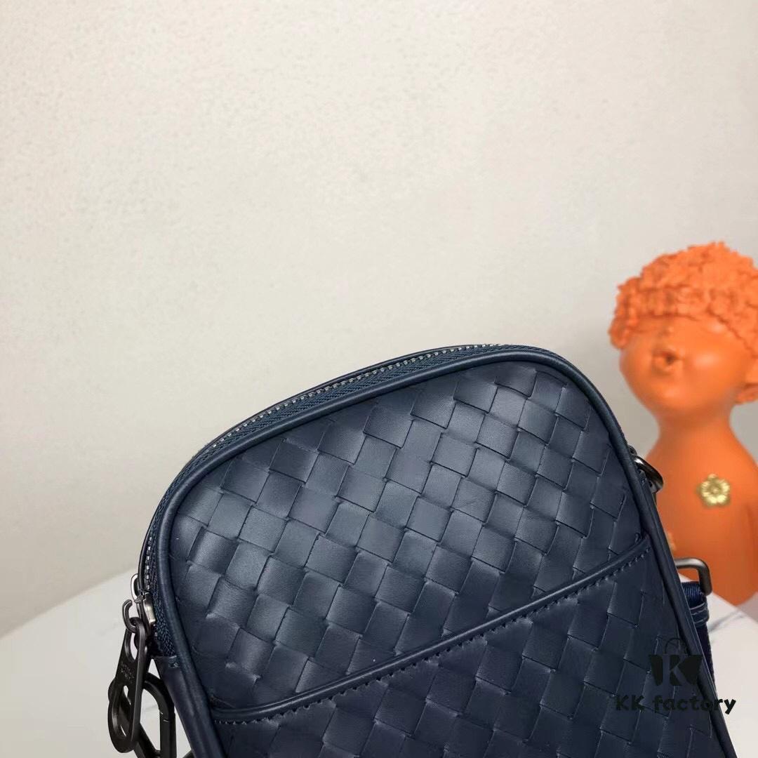 BV Top Official Website Bestseller Minimalist and Elegant Men's Small Crossbody Bag / Phone Pouch, Original Order Production, Fashionable and Casual, Exudes a Refined Look While Highlighting Practicality and Perfect Craftsmanship, Designed by European and American Masters, Premium Quality, Stylish and Novel