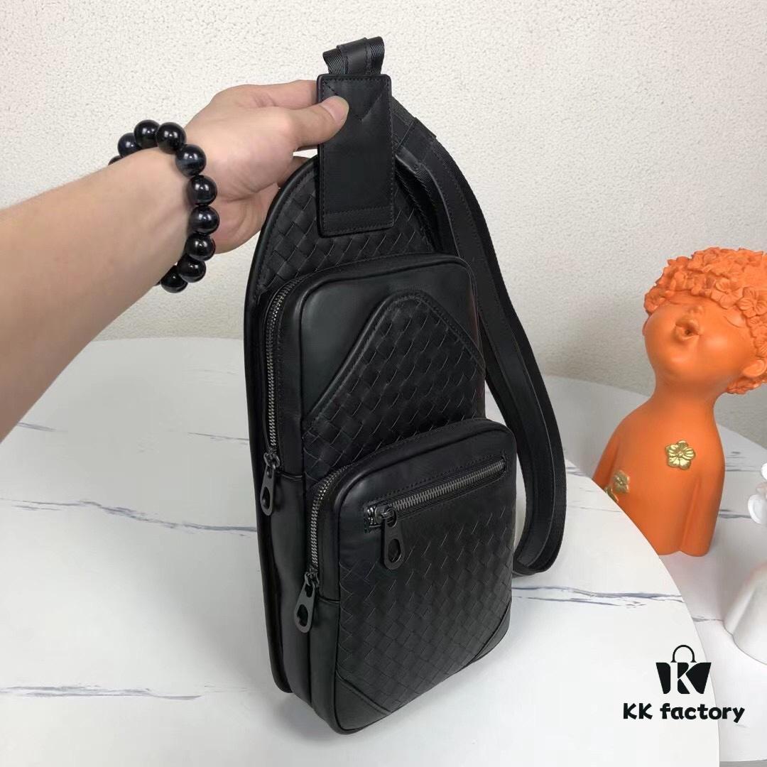 BV Latest Men's Top-Grade Leather Chest Bag, Model 821#, Black