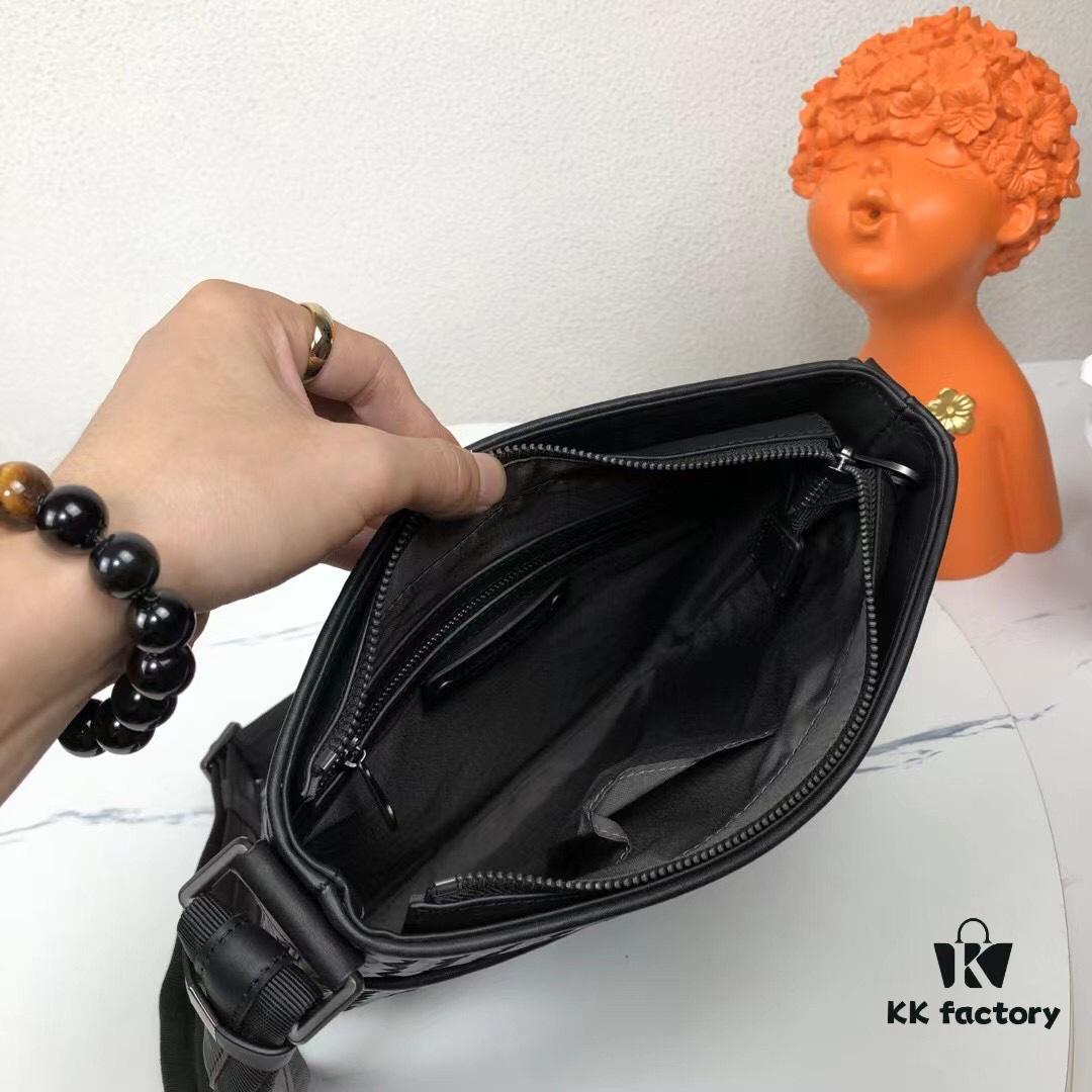 Bv😎 Classic Men's Crossbody Bag, Simple and Stylish Design, Handcrafted with Imported Waxed Cowhide