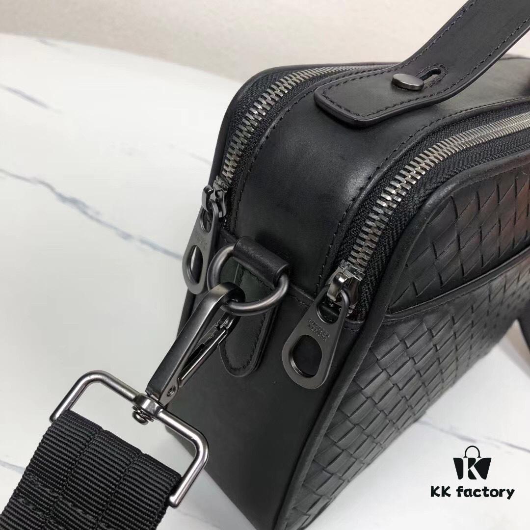 BV - Latest Men's Small Crossbody Bag 😄 Original Quality, Synchronized with Official Website, Made from Top-Grade Waxed Calfskin, Superb Hand Feel, Authentic Store Hardware, Unique Design Style, Perfect in Every Detail, Exquisitely Crafted, Elegant and Sophisticated, High-Quality
