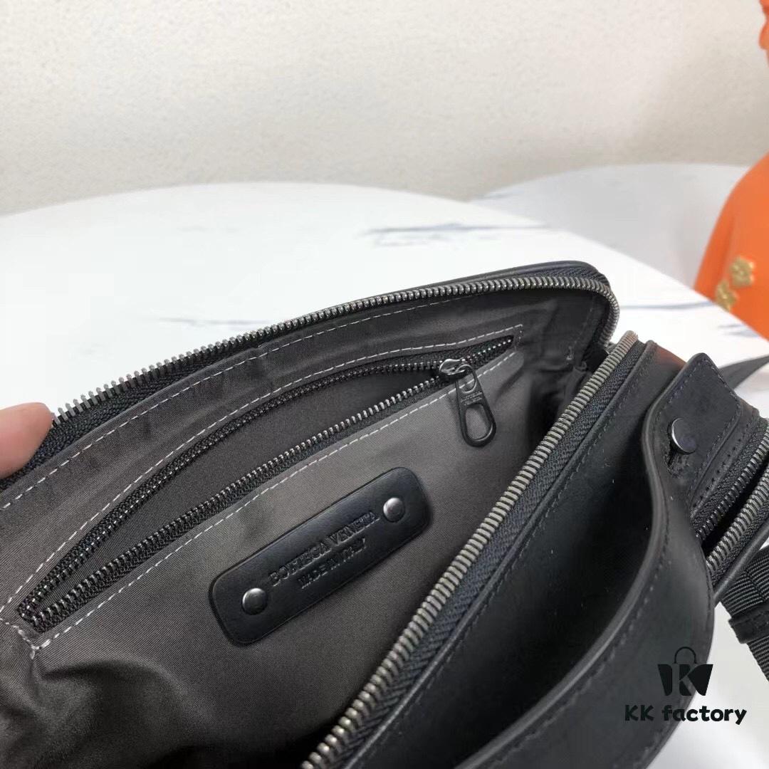 BV - Latest Men's Small Crossbody Bag 😄 Original Quality, Synchronized with Official Website, Made from Top-Grade Waxed Calfskin, Superb Hand Feel, Authentic Store Hardware, Unique Design Style, Perfect in Every Detail, Exquisitely Crafted, Elegant and Sophisticated, High-Quality