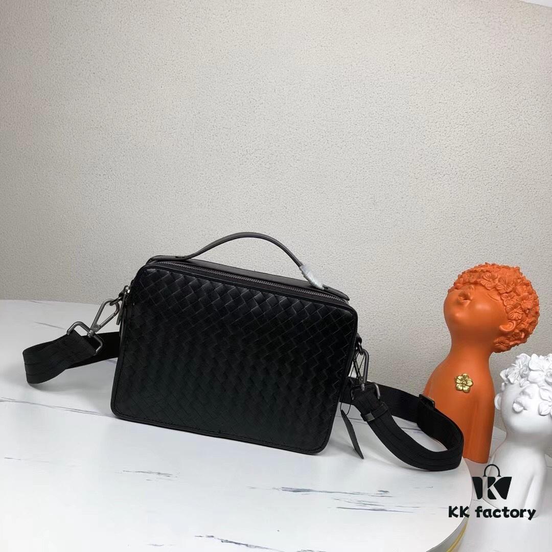 BV - Latest Men's Small Crossbody Bag 😄 Original Quality, Synchronized with Official Website, Made of Top-Grade Waxed Calfskin, Superb Hand Feel, Authentic Store Hardware, Unique Design Style, Perfect in Every Detail, Exquisite Craftsmanship, Elegant and Sophisticated, High Quality 😱 Model: 809-1#, Dimensions: 25-17-8cm