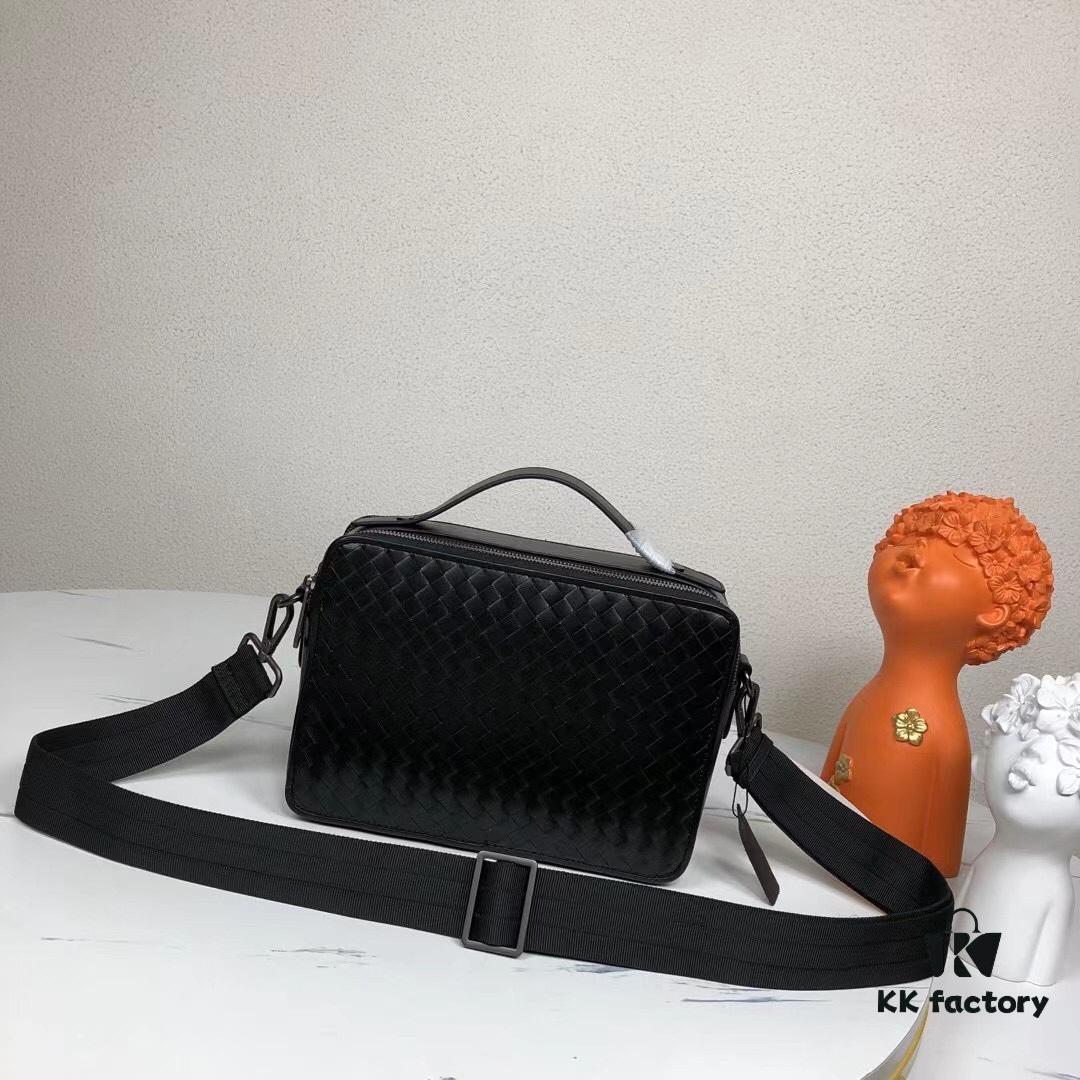 BV - Latest Men's Small Crossbody Bag 😄 Original Quality, Synchronized with Official Website, Made of Top-Grade Waxed Calfskin, Superb Hand Feel, Authentic Store Hardware, Unique Design Style, Perfect in Every Detail, Exquisite Craftsmanship, Elegant and Sophisticated, High Quality 😱 Model: 809-1#, Dimensions: 25-17-8cm