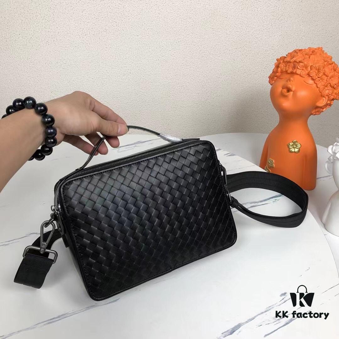 BV - Latest Men's Small Crossbody Bag 😄 Original Quality, Synchronized with Official Website, Made of Top-Grade Waxed Calfskin, Superb Hand Feel, Authentic Store Hardware, Unique Design Style, Perfect in Every Detail, Exquisite Craftsmanship, Elegant and Sophisticated, High Quality 😱 Model: 809-1#, Dimensions: 25-17-8cm