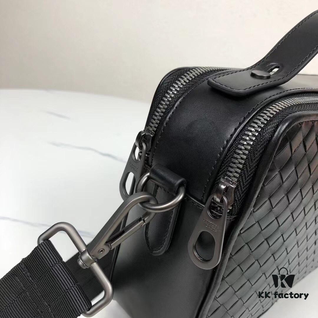 BV - Latest Men's Small Crossbody Bag 😄 Original Quality, Synchronized with Official Website, Made of Top-Grade Waxed Calfskin, Superb Hand Feel, Authentic Store Hardware, Unique Design Style, Perfect in Every Detail, Exquisite Craftsmanship, Elegant and Sophisticated, High Quality 😱 Model: 809-1#, Dimensions: 25-17-8cm