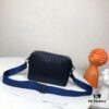 BV - Latest Men's Small Crossbody Bag 😄 Original Quality, Synchronized with Official Website, Made of Top-Grade Waxed Calfskin, Superb Hand Feel, Authentic Store Hardware, Unique Design Style, Perfect in Every Detail, Exquisite Craftsmanship, Elegant and Sophisticated, High-Quality