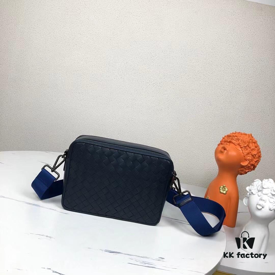 BV - Latest Men's Small Crossbody Bag 😄 Original Quality, Synchronized with Official Website, Made of Top-Grade Waxed Calfskin, Superb Hand Feel, Authentic Store Hardware, Unique Design Style, Perfect in Every Detail, Exquisite Craftsmanship, Elegant and Sophisticated, High-Quality