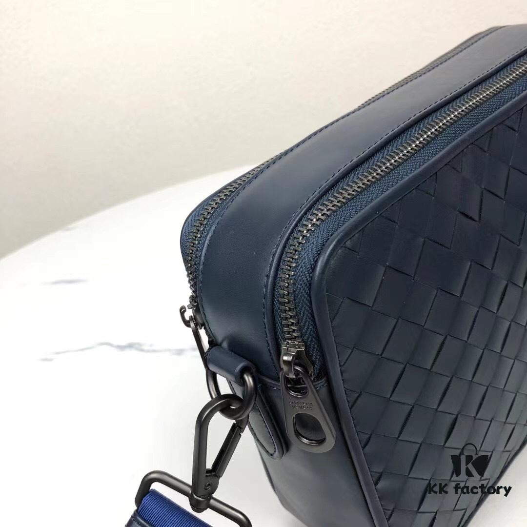 BV - Latest Men's Small Crossbody Bag 😄 Original Quality, Synchronized with Official Website, Made of Top-Grade Waxed Calfskin, Superb Hand Feel, Authentic Store Hardware, Unique Design Style, Perfect in Every Detail, Exquisite Craftsmanship, Elegant and Sophisticated, High-Quality