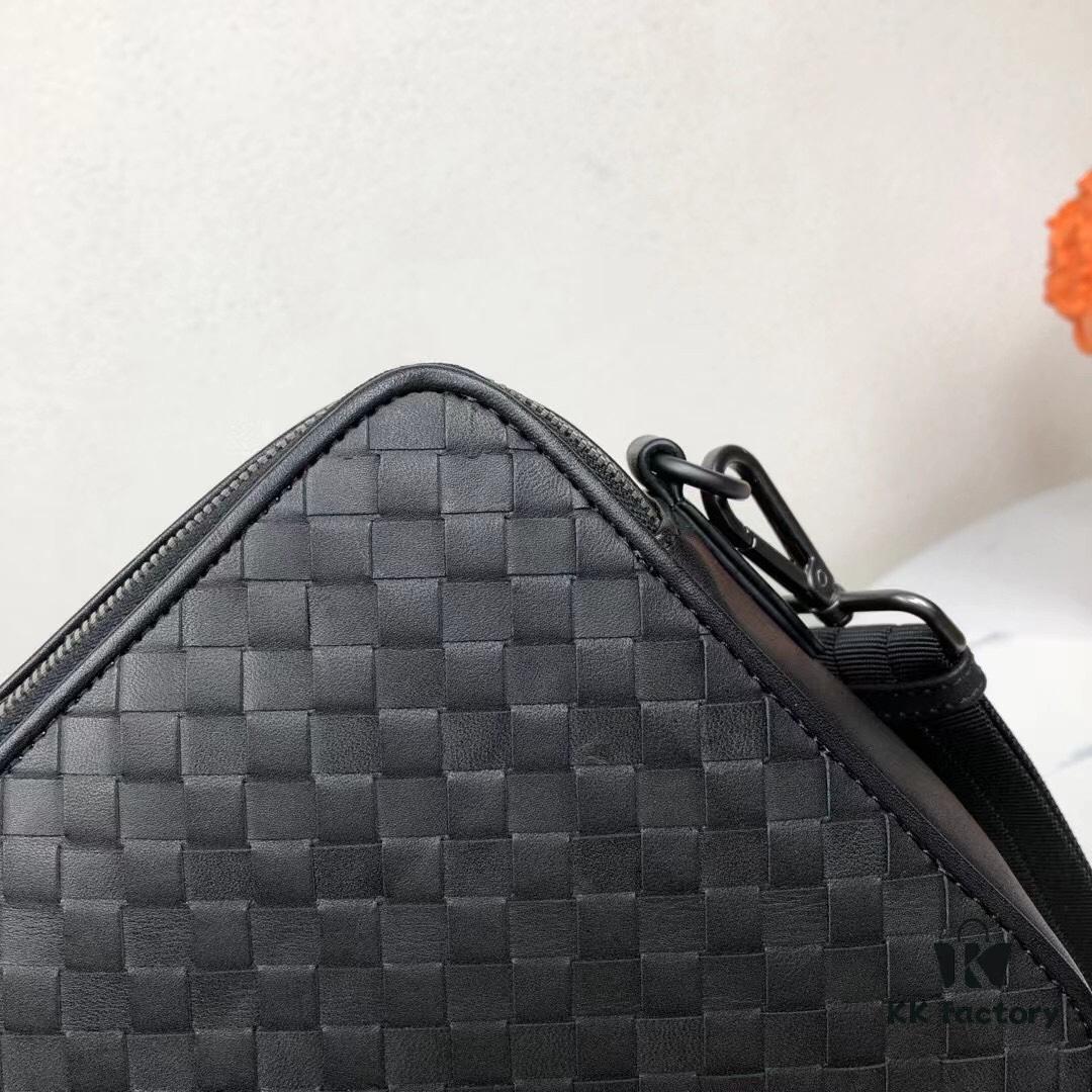 BV - Latest Men's Small Crossbody Bag 😄 Original Quality, Synchronized with Official Website, Made of Top-Grade Waxed Calfskin, Superb Hand Feel, Authentic Hardware, Unique Design Style, Perfect in Every Detail, Exquisitely Crafted, Elegant and Refined, High-Quality