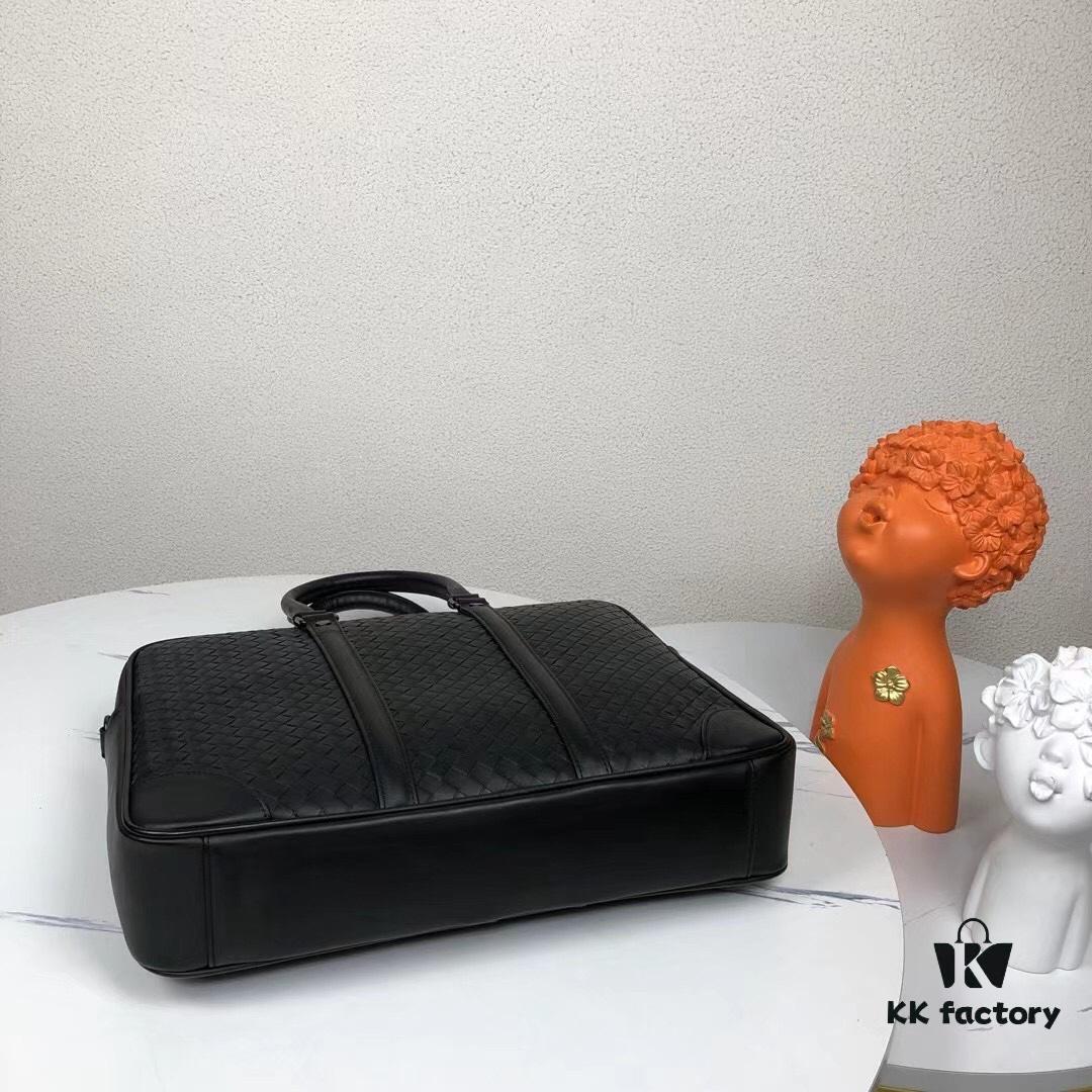 BV Men's Business Bag, Genuine Waxed Cowhide Executive Handbag, European Style Silver Buckle, Fashionable and Casual Design