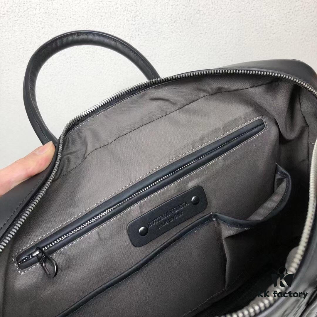 BV Men's Business Bag, Genuine Waxed Cowhide Executive Handbag, European Style Silver Buckle, Fashionable and Casual Design