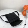 BV Original Quality, Cabinet Synchronized, Top-Grade Waxed Calfskin Handbag with Unique Design