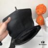 BV Original Quality, Cabinet Synchronized, Top-Grade Waxed Calfskin Handbag with Unique Design