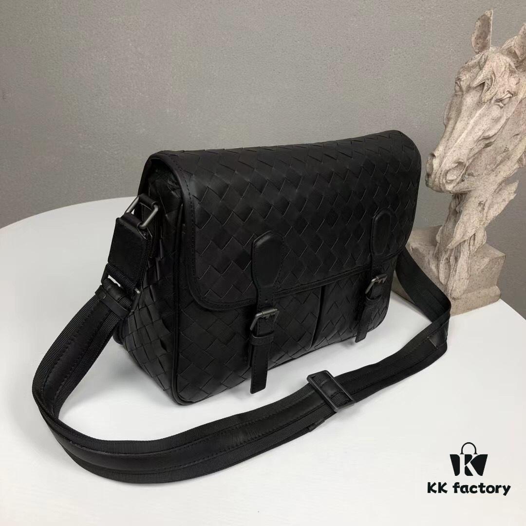 BV Woven Messenger Bag 🌿 New Arrival Bestseller