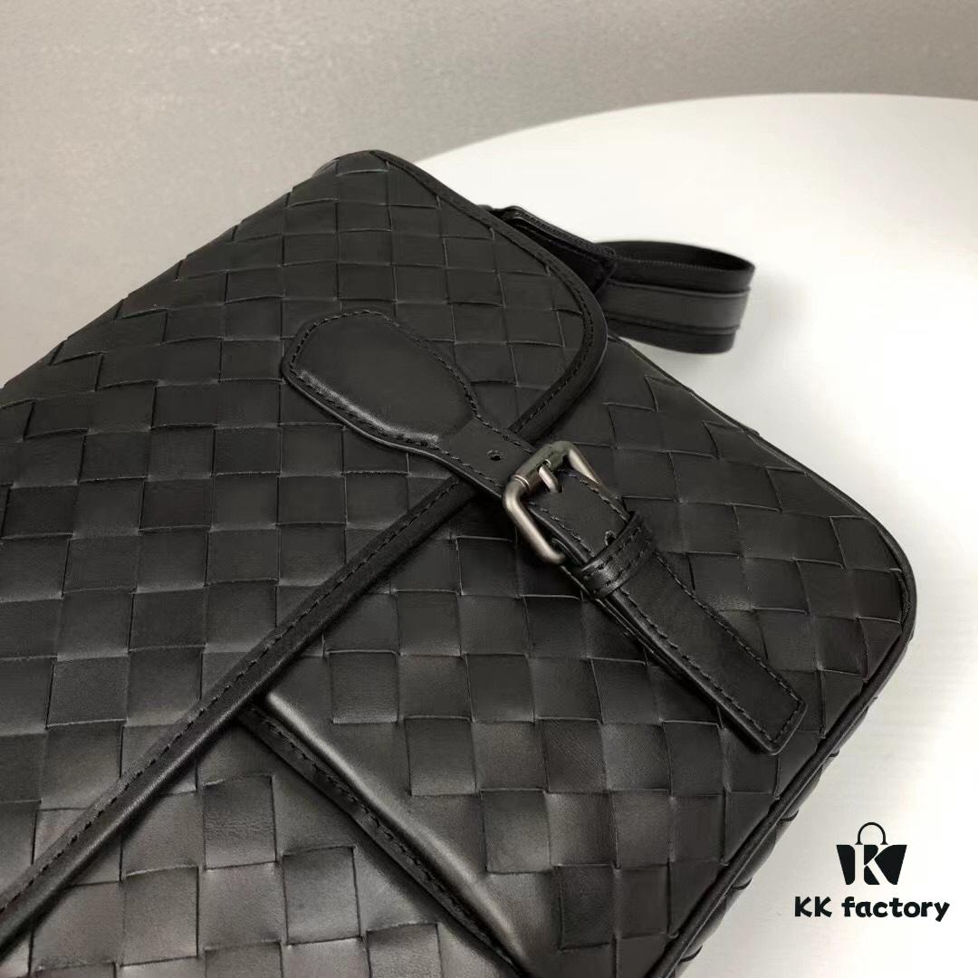 BV Woven Messenger Bag 🌿 New Arrival Bestseller