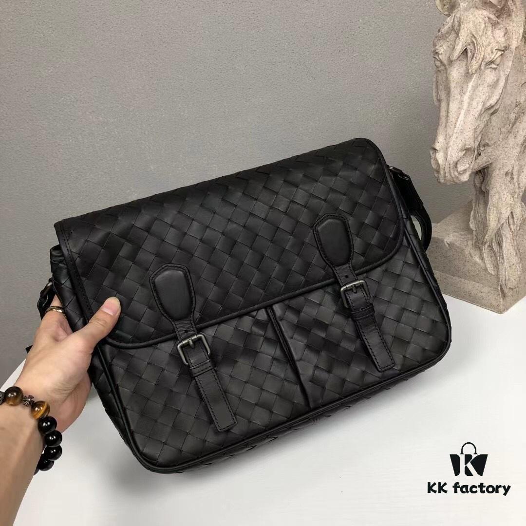 BV Woven Messenger Bag 🌿 New Arrival Bestseller