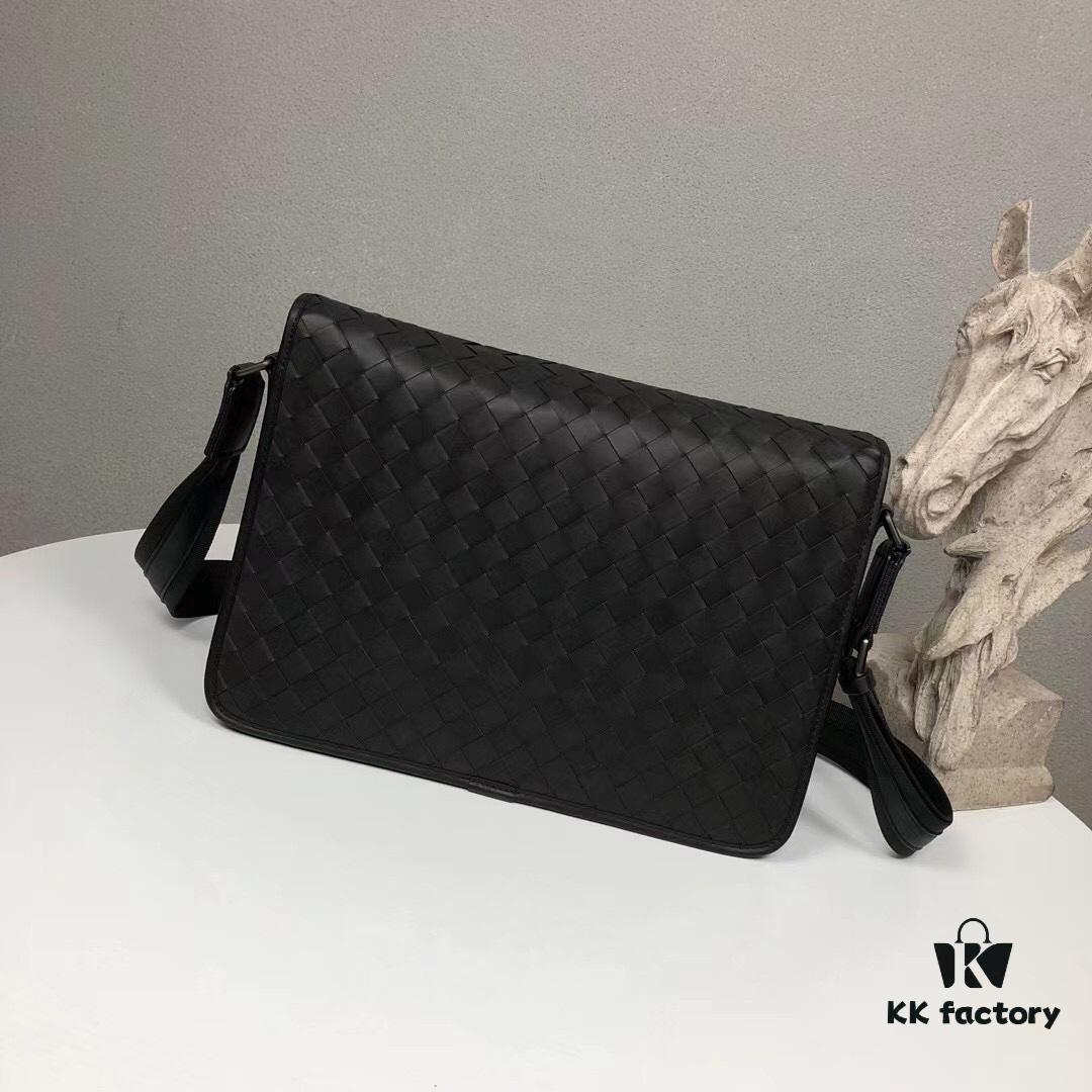 BV Woven Messenger Bag 🌿 New Arrival Bestseller