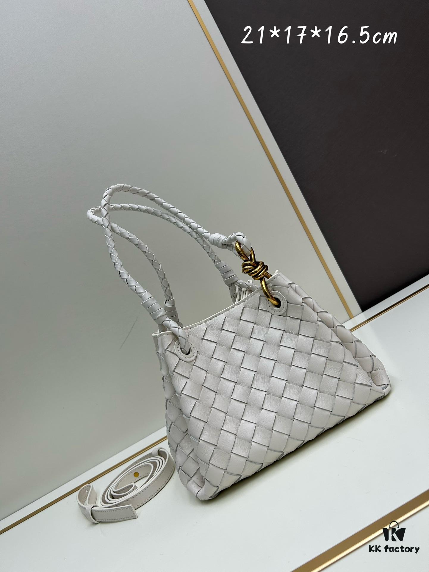 BV's New Arrival! Andiamo Parachute Bag, Inspired by Bottega Veneta's Archive Design, Combines Retro Elements with Modern Style