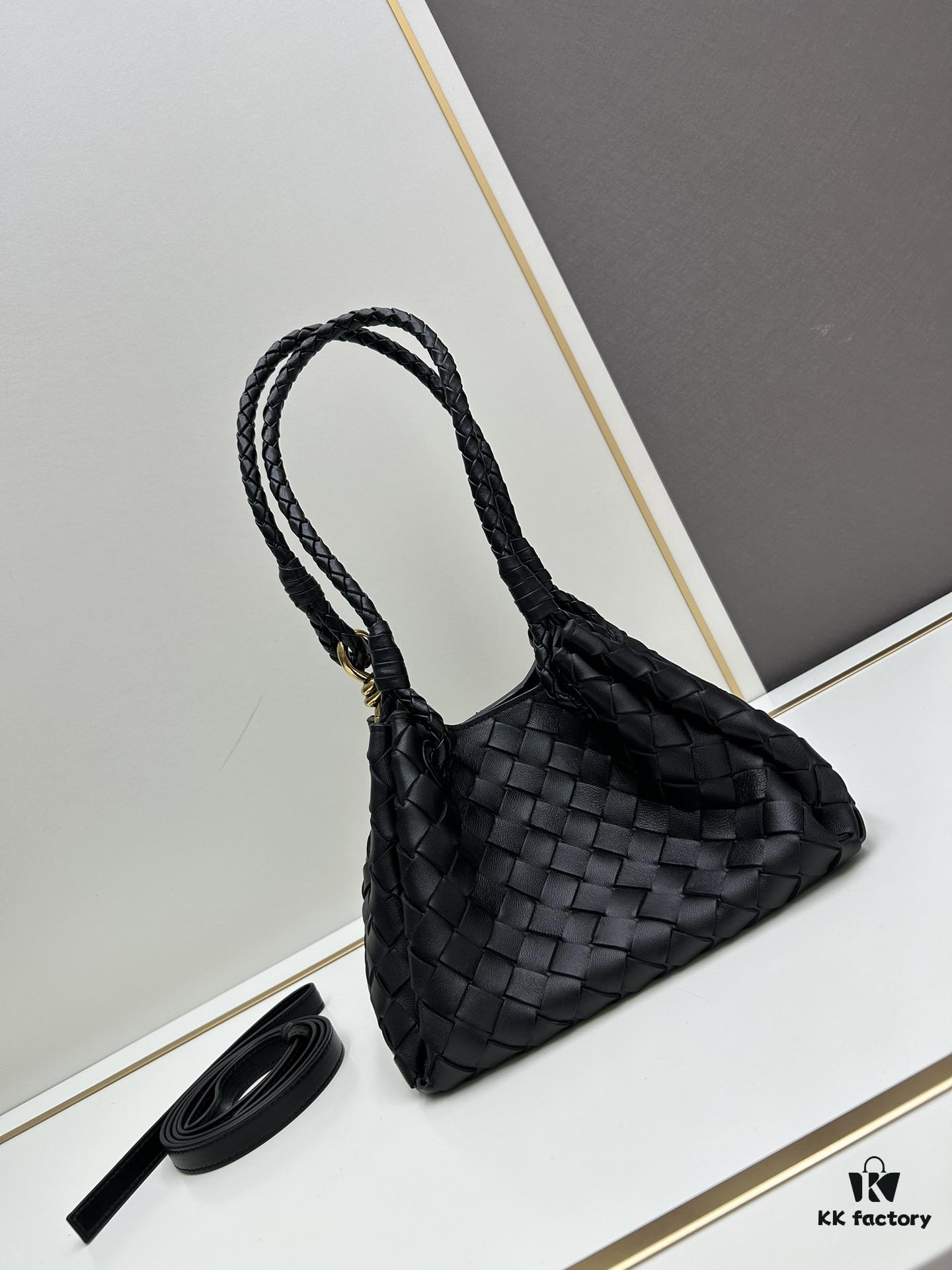 BV's New Arrival! Andiamo Parachute Bag, Inspired by Bottega Veneta's Archive Design, Combines Retro Elements with Modern Style