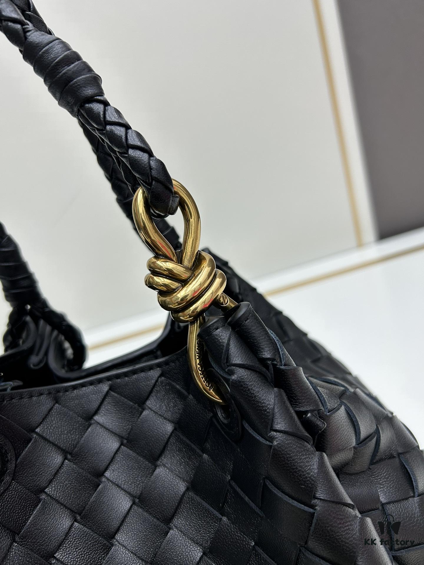 BV's New Arrival! Andiamo Parachute Bag, Inspired by Bottega Veneta's Archive Design, Combines Retro Elements with Modern Style