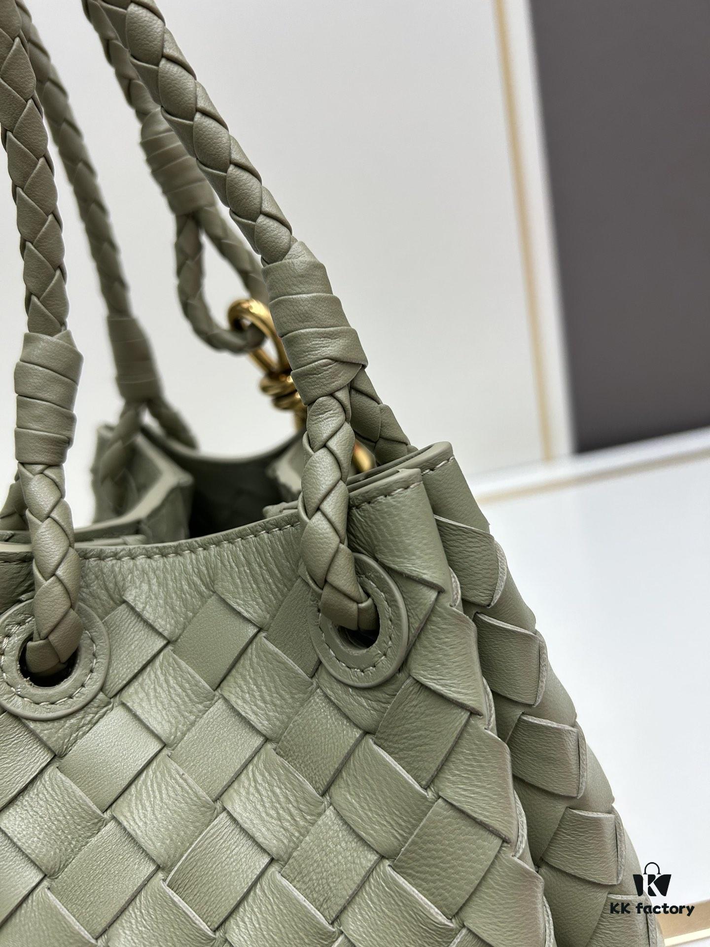 BV's New Arrival! Andiamo Parachute Bag, Inspired by Bottega Veneta's Archive Design, Combines Retro Elements with Modern Style