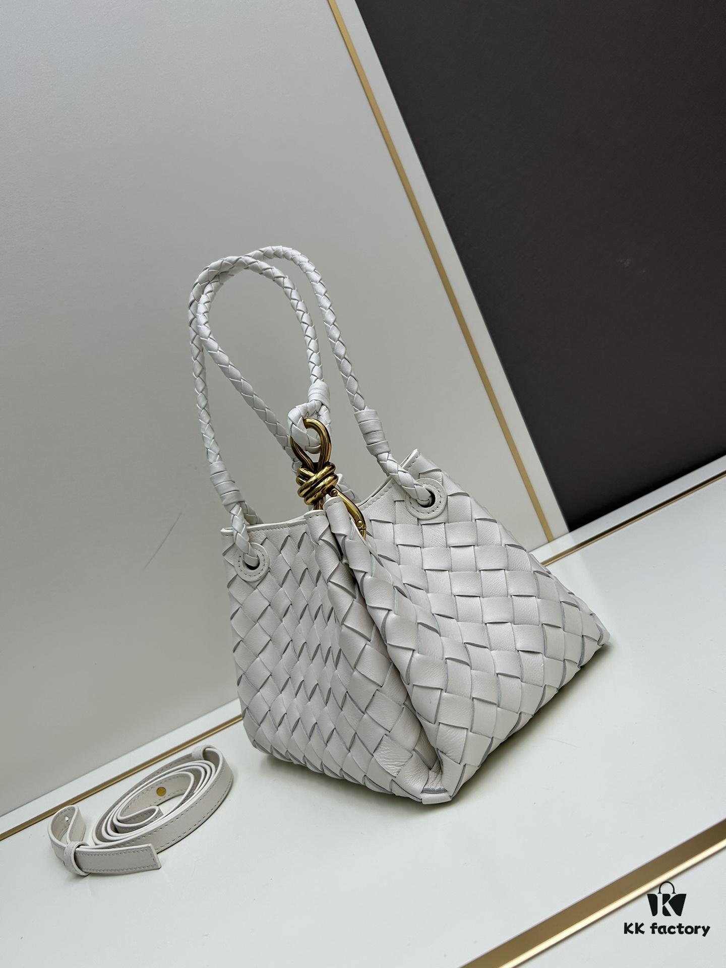 BV's New Arrival! Andiamo Parachute Bag, Inspired by Bottega Veneta's Archive Design, Night in Beijing Celebrity Shu Qi's Same Style