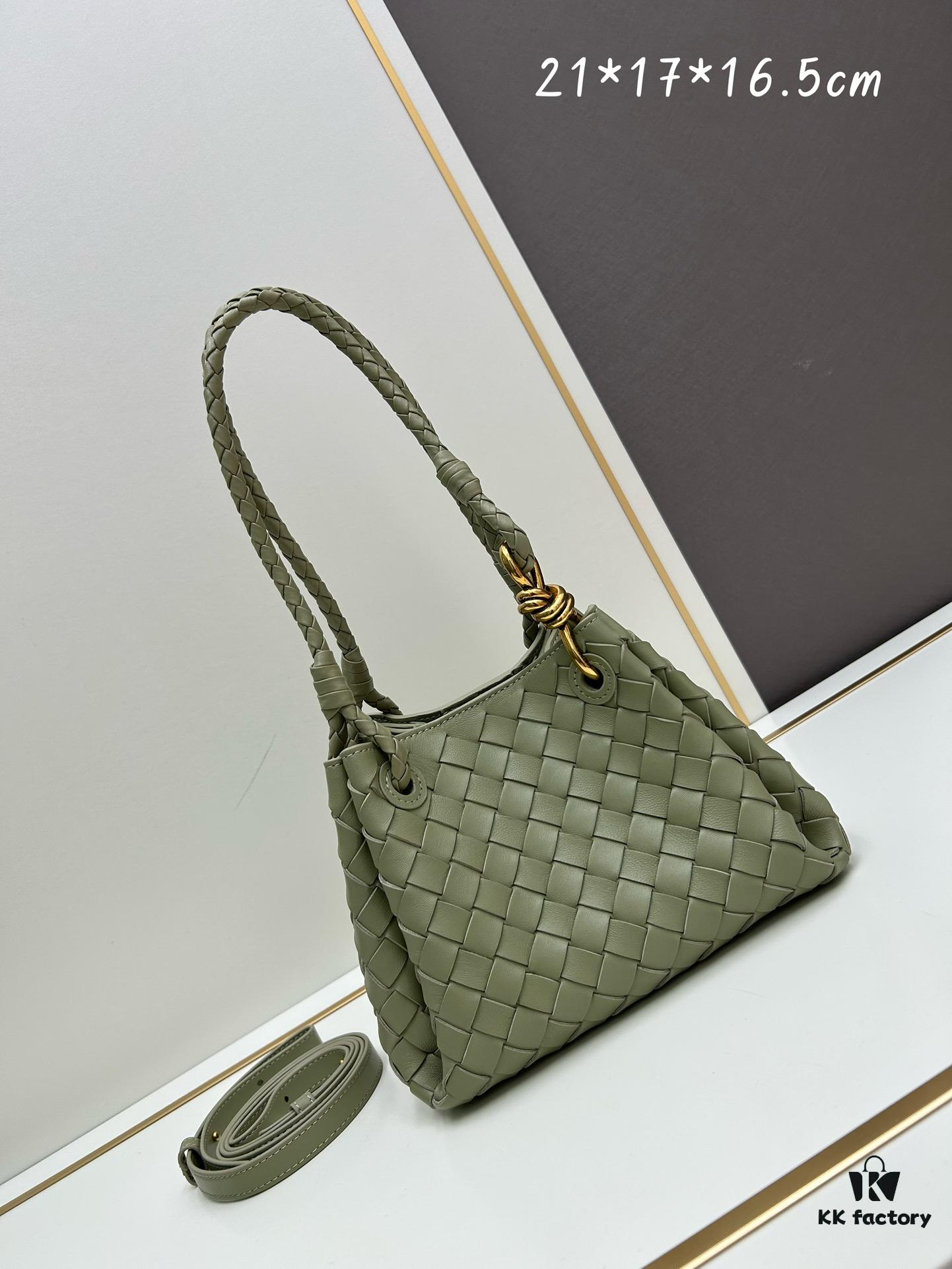 BV's New Arrival! Andiamo Parachute Bag, Inspired by Bottega Veneta's Archive Design, Combines Retro Elements with Modern Style