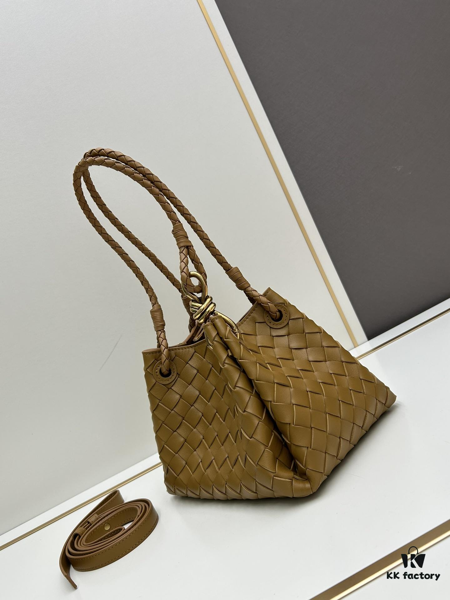 BV's New Arrival! Andiamo Parachute Bag, Inspired by Bottega Veneta's Archive Design, Combines Retro Elements with Modern Style