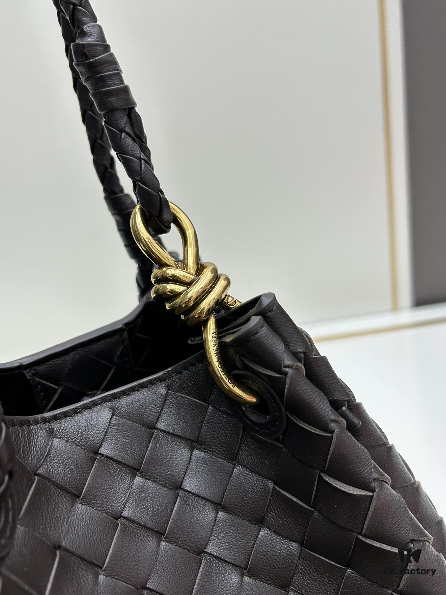 BV's New Arrival! Andiamo Parachute Bag, Inspired by Bottega Veneta's Archive Design, Combines Retro Elements with Modern Style