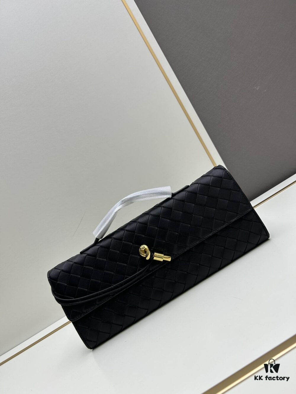BV Andiamo Evening Clutch, Absolutely Adored at First Sight – Stunningly Beautiful with Strong Presence